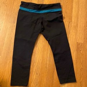 Womenโs workout pants